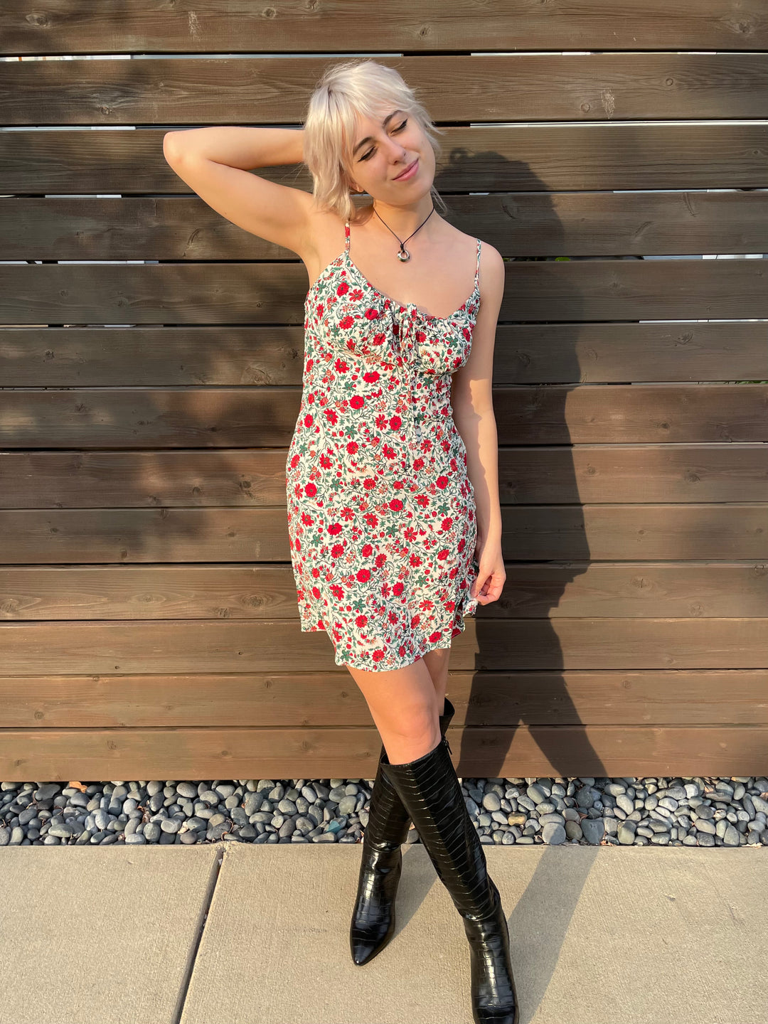 Red & White Poppy Front Tie Mini Dress – MADISON'S LANE Red & White Poppy Front Tie Mini Dress – MADISON'S LANE
